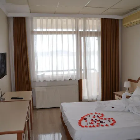 Ayvalik Palas Hotel 2*