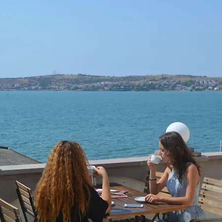 Ayvalik Palas Hotel فندق 2*