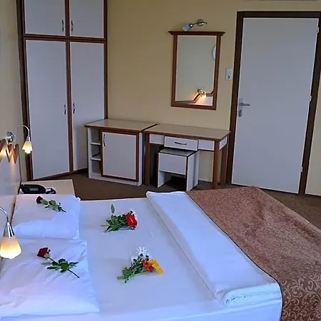 Ayvalik Palas Hotel فندق 2*
