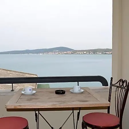 Ayvalik Palas Hotel فندق